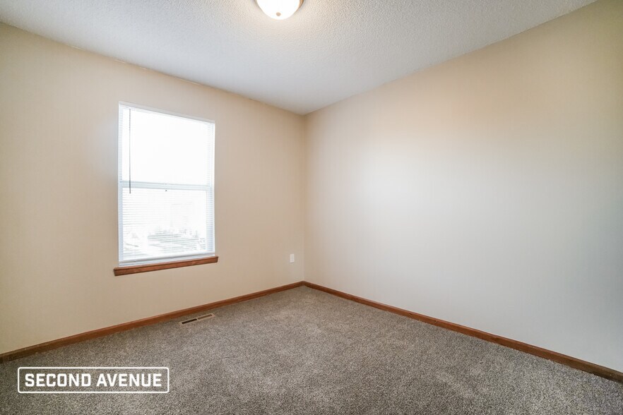 Building Photo - 1720 S Whitney Dr