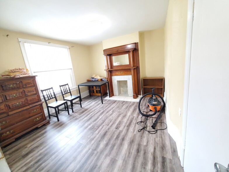 Living or Dining Room - 3833 California Ave