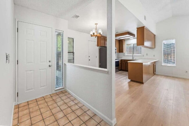 Building Photo - 101 Claim Ct