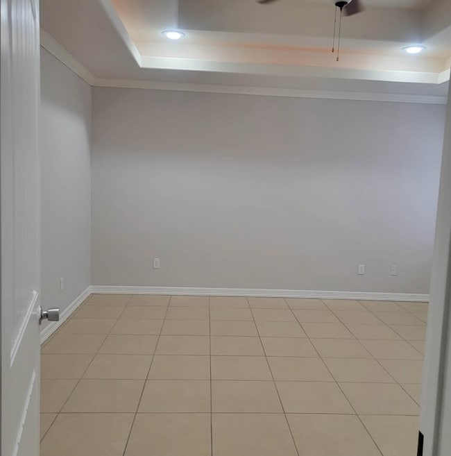 Building Photo - 3611 Spicewood Dr