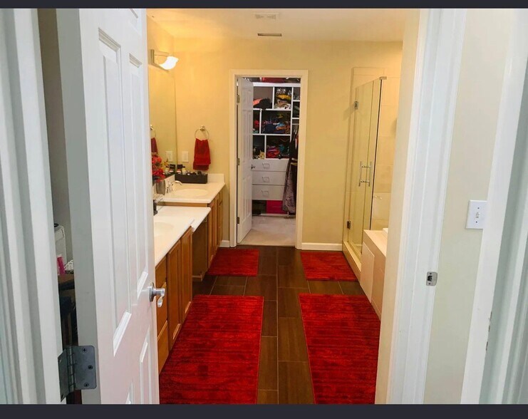 Building Photo - 22531 NE Cascara Cir
