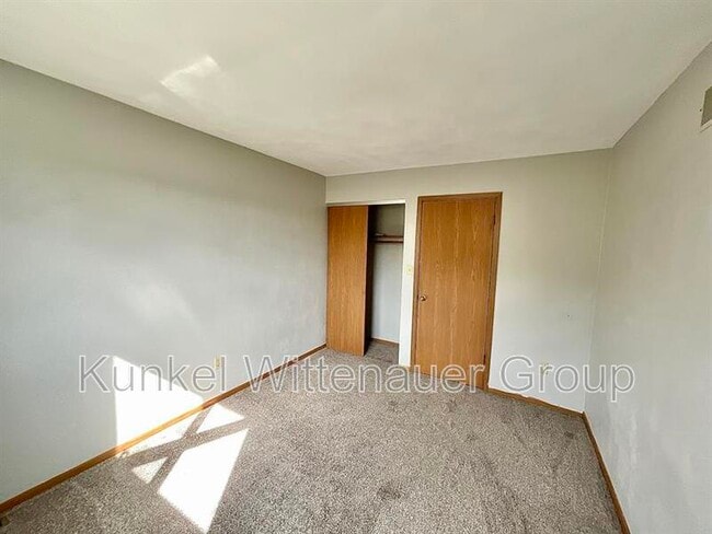 Building Photo - 716 Ganim Dr
