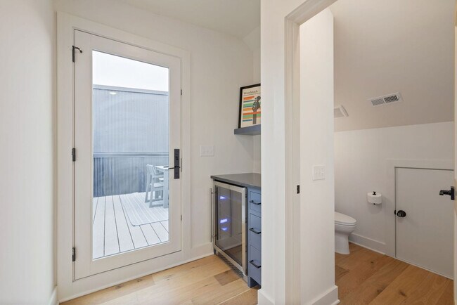 Building Photo - 1117 3rd Ave S