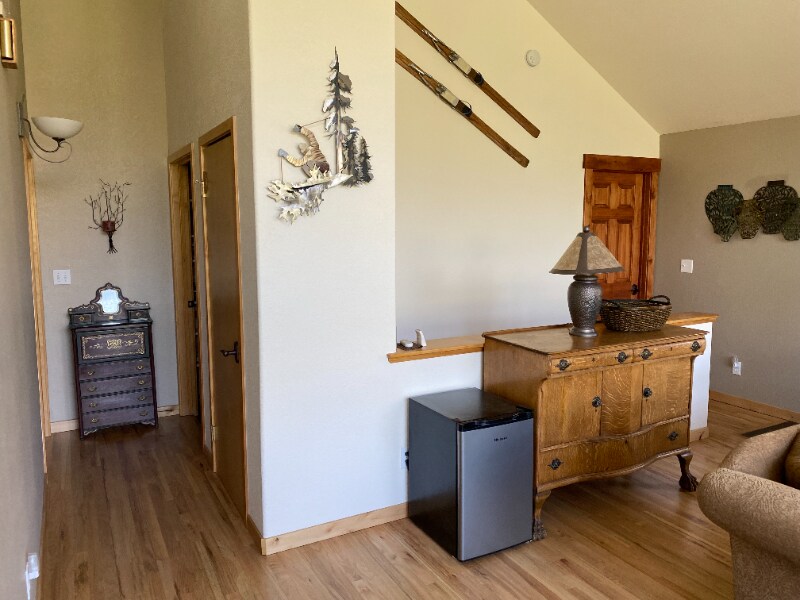Building Photo - 588 Lake View Cir E