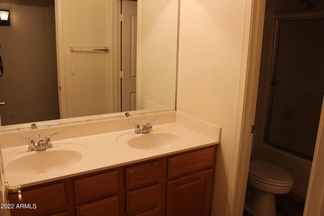 Building Photo - 402 N Rita Ln