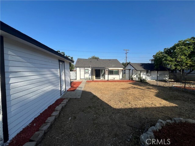 Building Photo - 10322 Plainview Ave