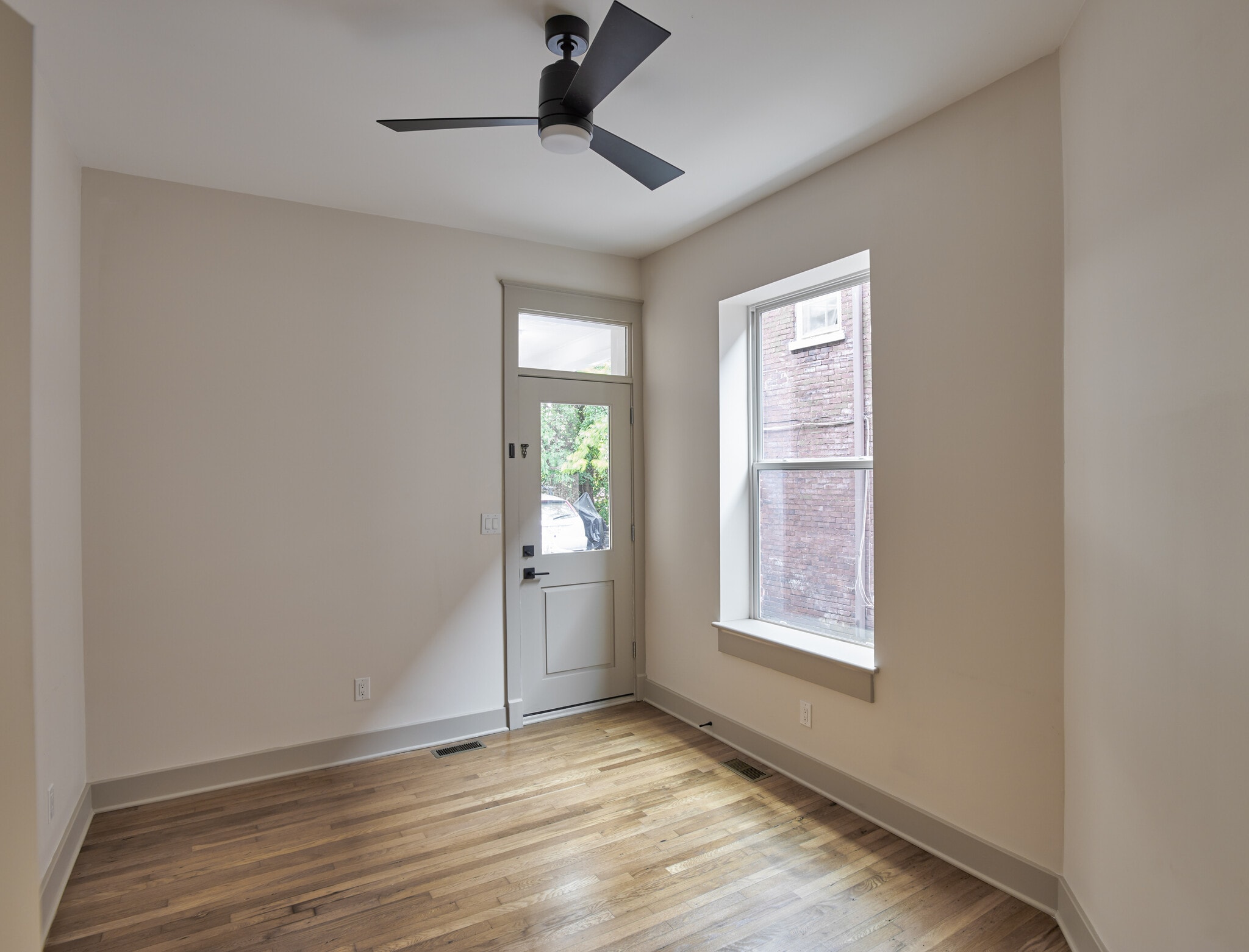 Building Photo - 509 N Central St