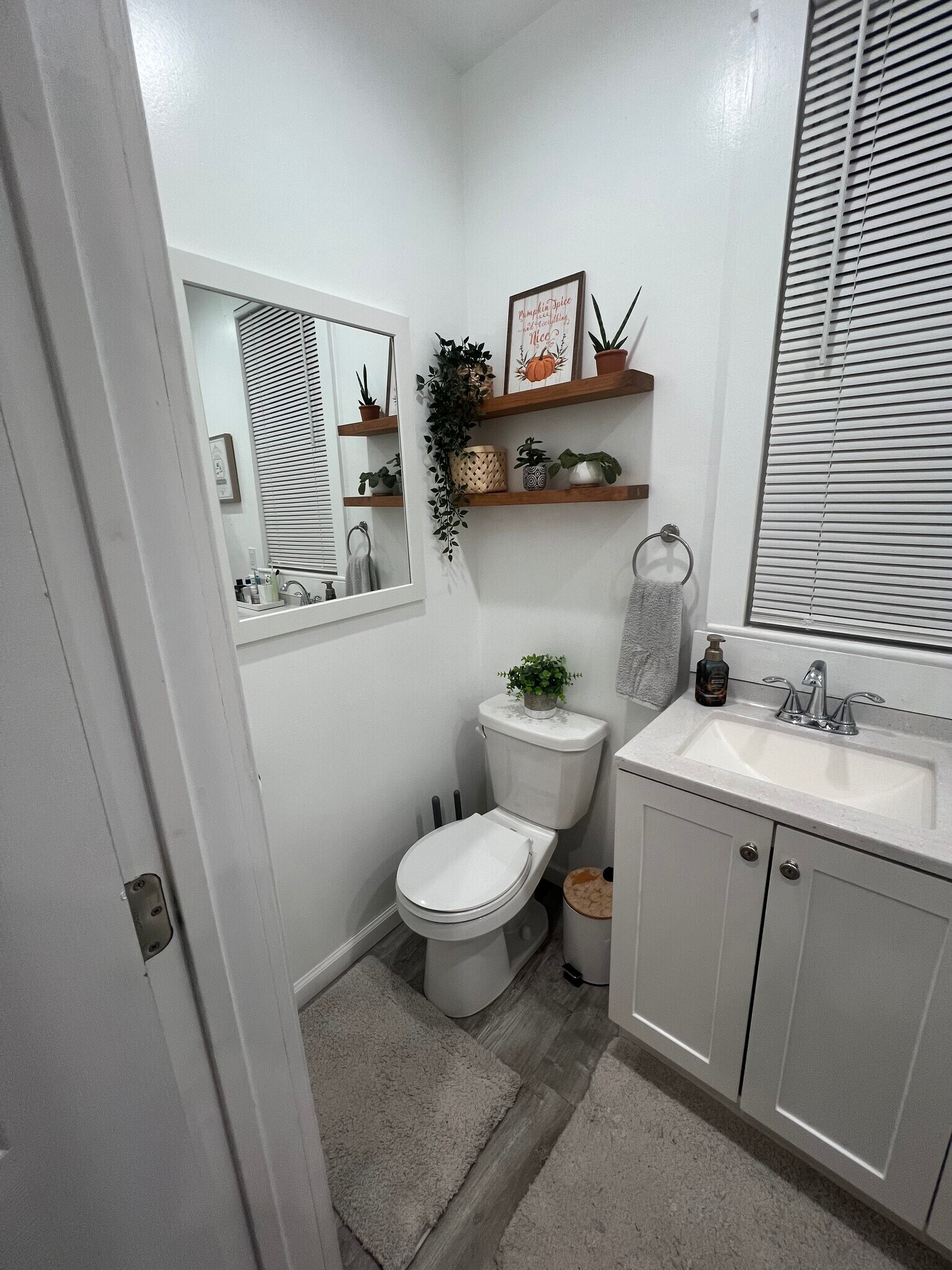 Building Photo - 52 Krakow St