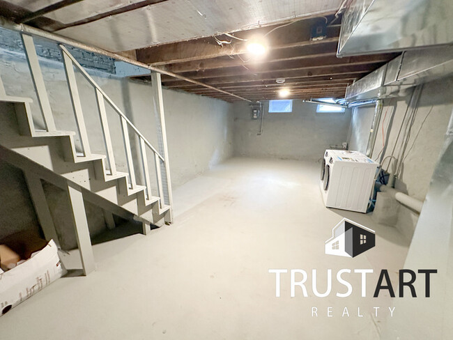 Building Photo - 2 bedroom house In Point Breeze South Phil...