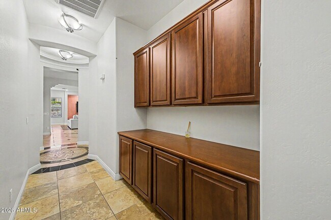 Building Photo - 2316 W Villa Cassandra Dr