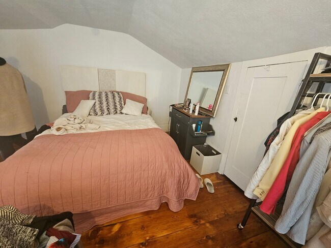 Building Photo - 312 E Genesee St