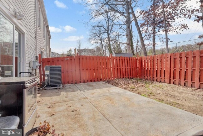 Building Photo - 2900 Williamsburg Ct