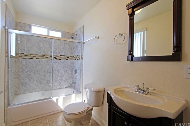 Building Photo - 343 E 37th St