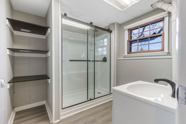 Building Photo - 11580 Highland Park