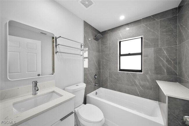 Building Photo - 1829 NW 7th Pl