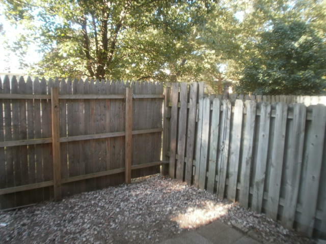 Building Photo - 3406 Kenbrooke Ct