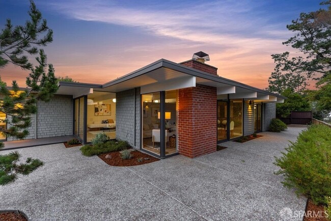 Building Photo - 2055 Ticonderoga Dr