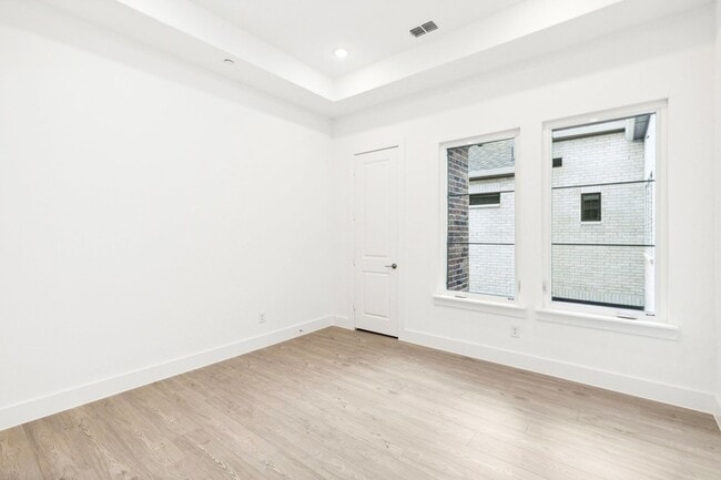 Building Photo - 11992 Dahlia Bay Dr