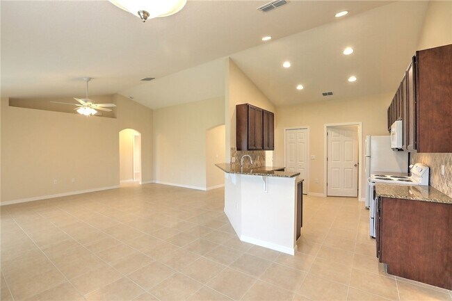 Building Photo - 741 Capon Terrace