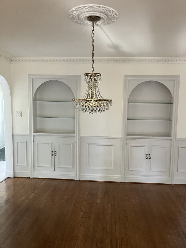 Building Photo - 3210 Oakdale St