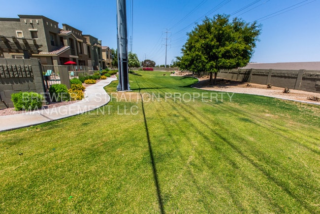 Building Photo - 6710 E University Dr