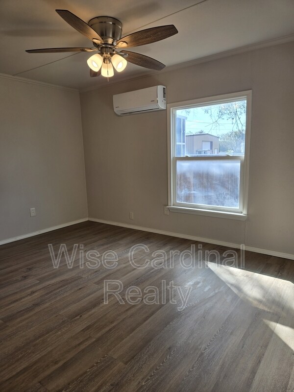 Building Photo - 9007 Dawson Ave