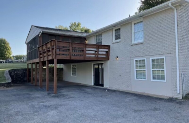 Building Photo - 673 Des Moines Dr