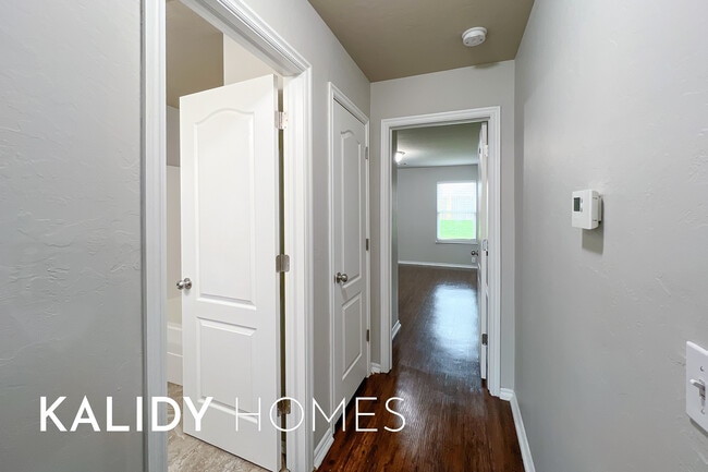 Building Photo - 2901 Cider Mill Ln