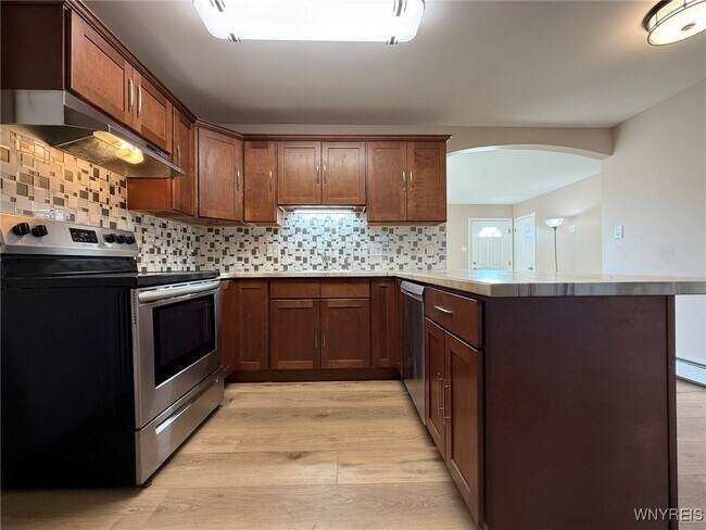 Building Photo - 107 Revere Rd