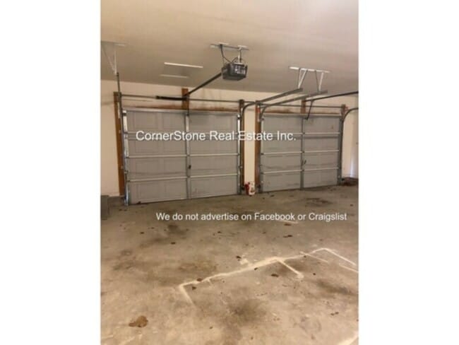 Building Photo - 50 Breezewood Dr