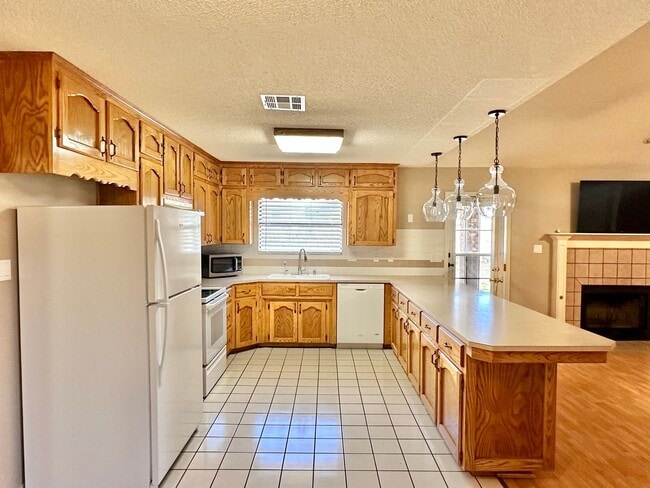 Building Photo - 481 Desert Sun Ct