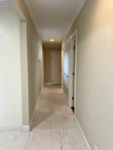 Building Photo - 6522 Maywood Ln