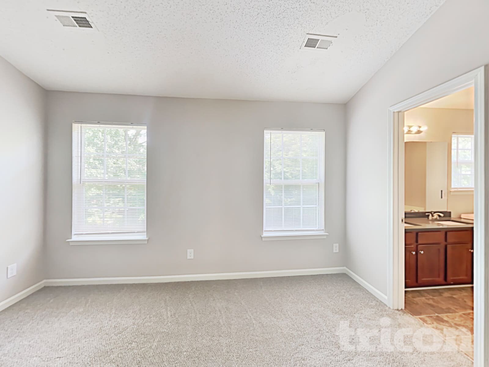 Building Photo - 11401 Northwoods Forest Dr