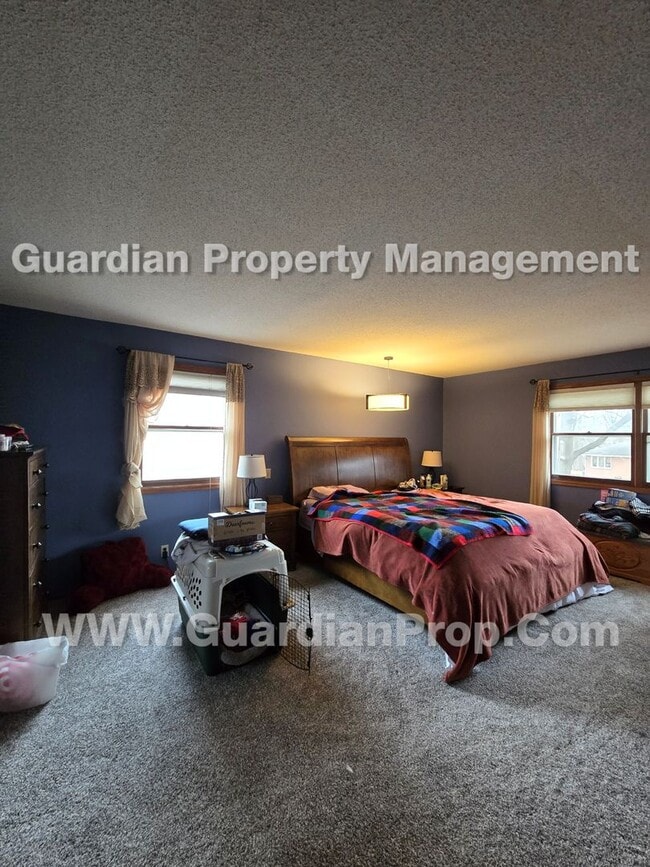 Building Photo - Coming Soon! Large Single-Family Home in Crystal, Owner suite W/ private balcony. 2nd deck and wa...