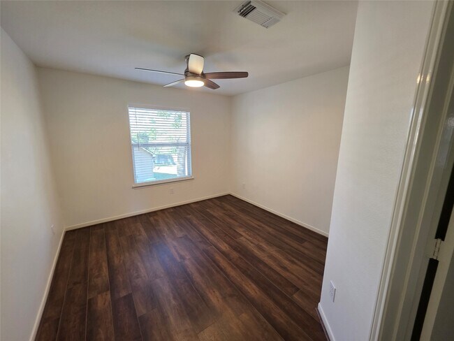 Building Photo - 46 Dalea Pl