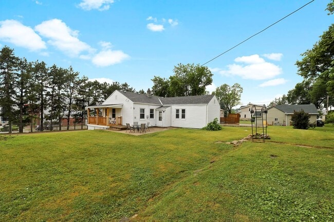 Building Photo - 3BR Aksarben- walking distance UNO, Availa...