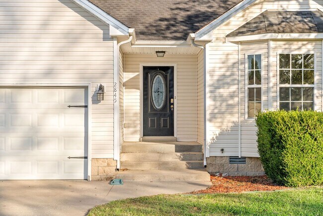 Building Photo - 2845 Teakwood Dr