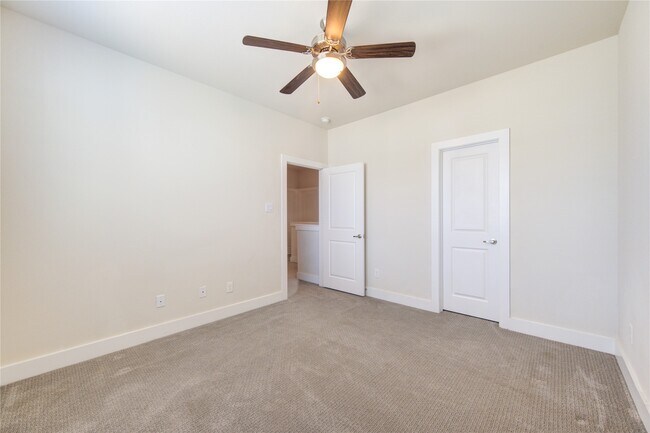 Building Photo - 8803 Hollister Pine Ct