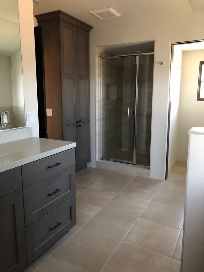 Building Photo - 433 APS