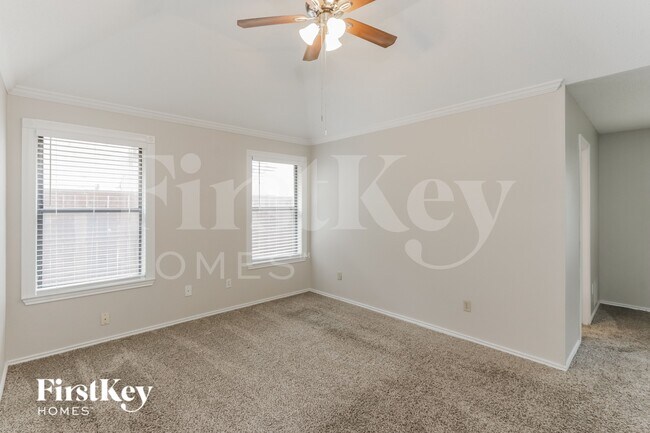 Building Photo - 1008 Micarta Dr