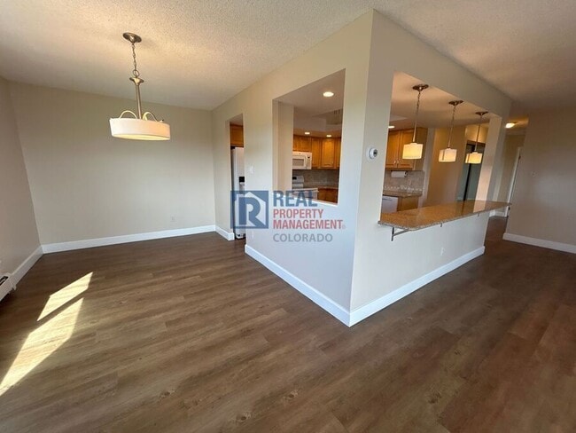 Building Photo - 13890 E Marina Dr