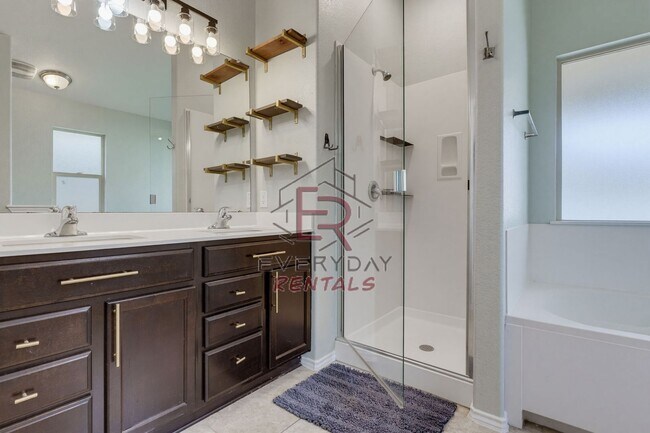 Building Photo - 5582 Perdita Dr