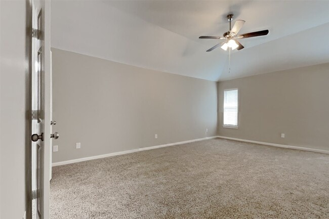 Building Photo - 3123 Candle Cabin Ln