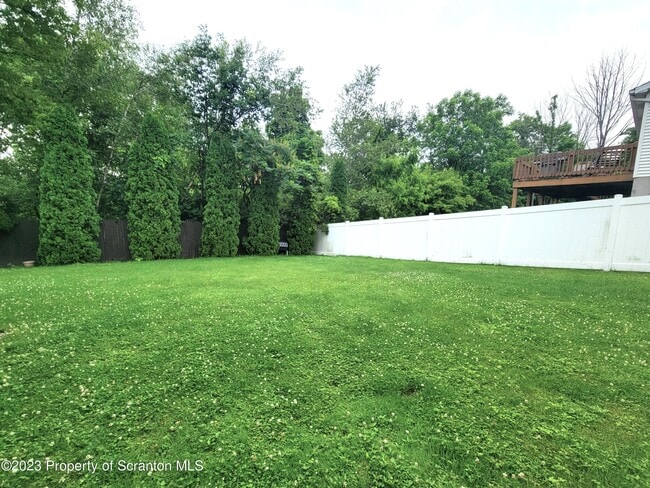 Building Photo - 319 Carnation Dr