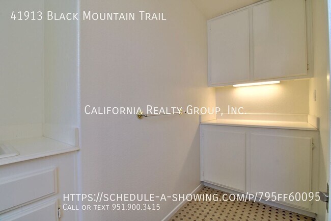 Building Photo - 41913 Black Mountain Trail