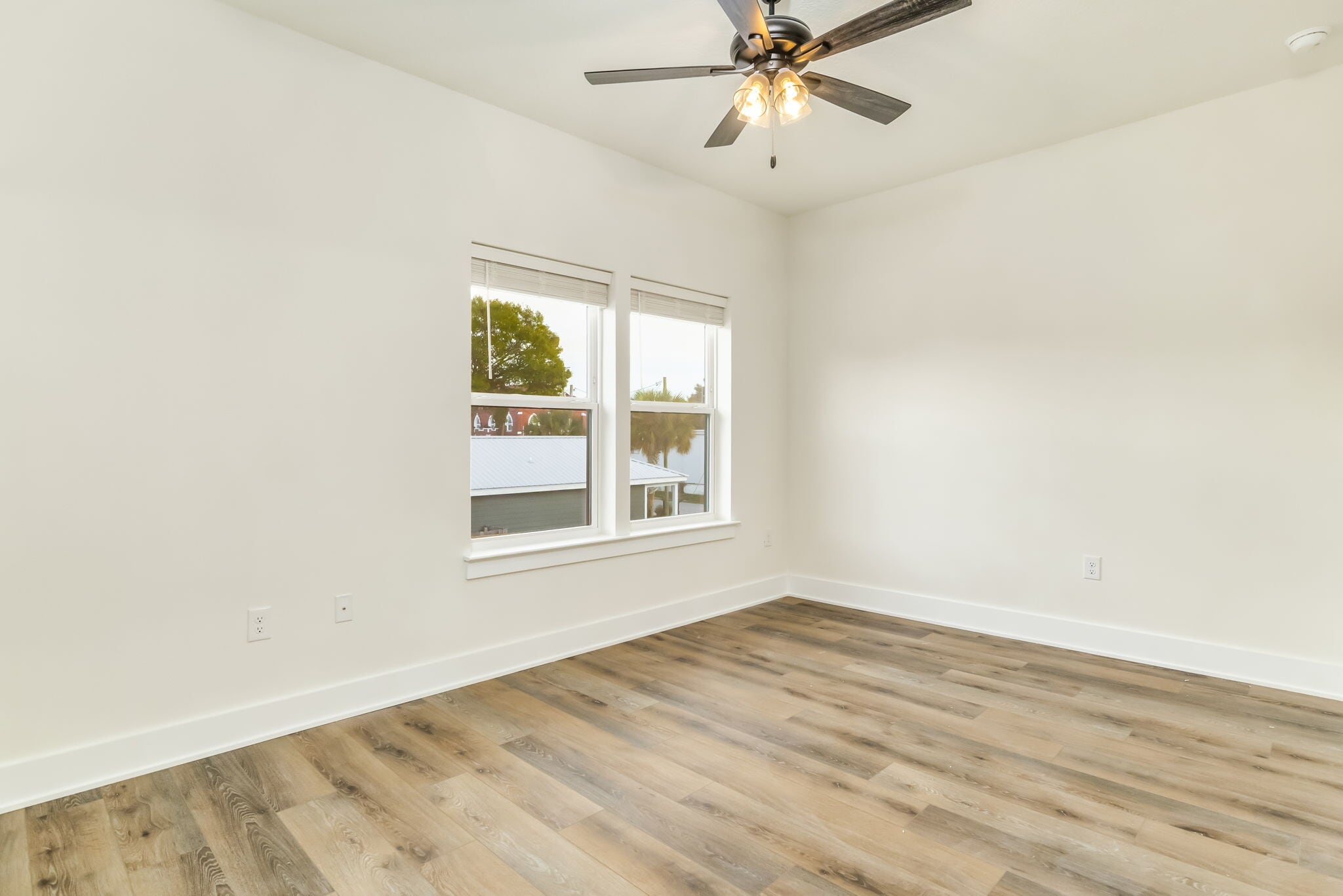 Building Photo - 520 N De Villiers St