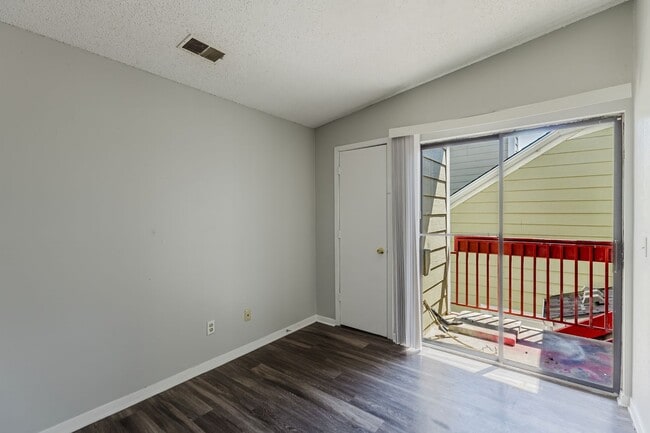 Building Photo - 920 S Dawson Way