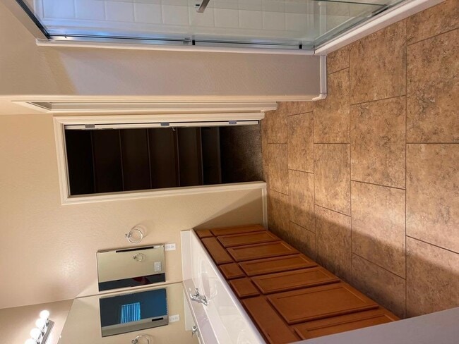 Building Photo - 16551 N 180th Dr