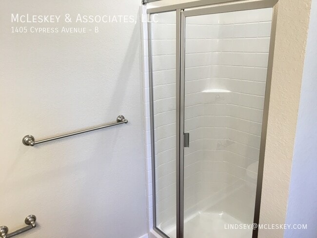 Building Photo - 1405 Cypress Ave