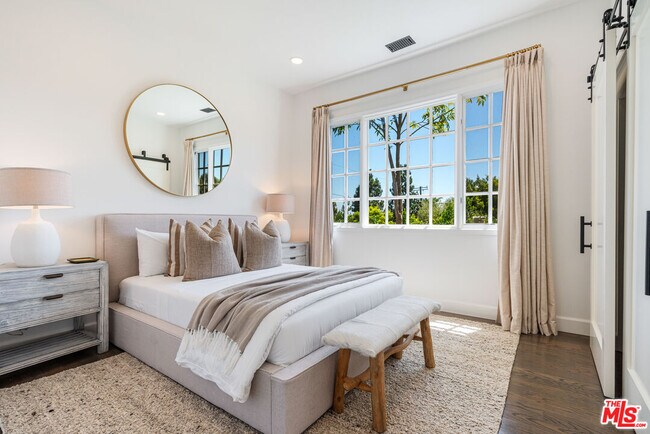 Building Photo - 11797 Chaparal St